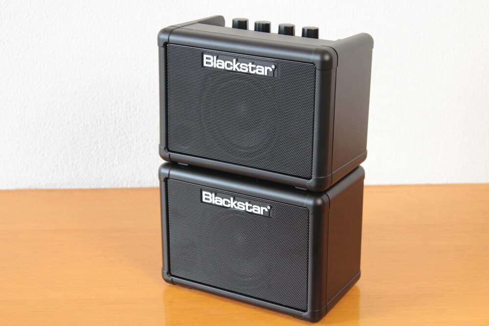 Blackstar FLY 3 - どこへでも持ち運びできるポータブルな小型ギター 